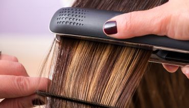 Vosk na vlasy vs gel: Čo je najlepšie pre úpravu vašich vlasov?